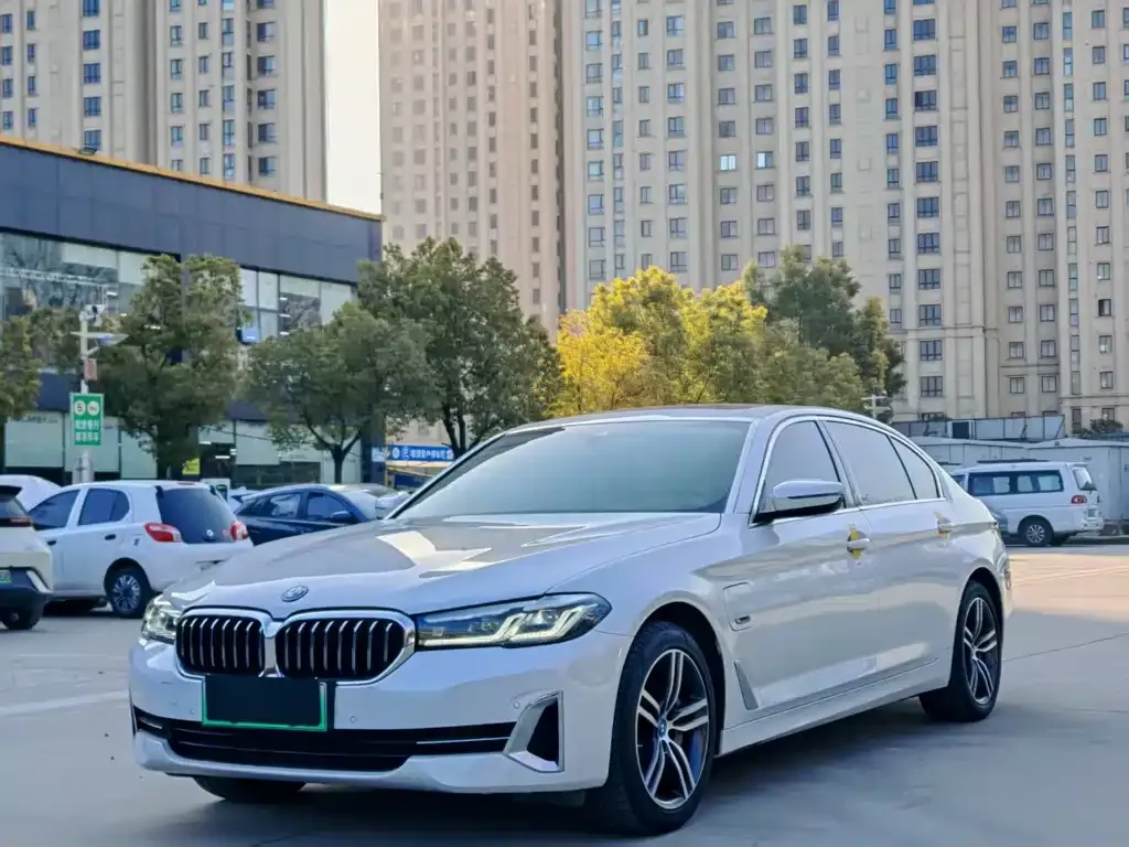 BMW 5 Series New Energy — фото 1
