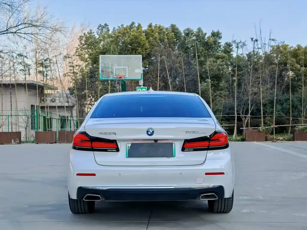 BMW 5 Series New Energy — фото 10