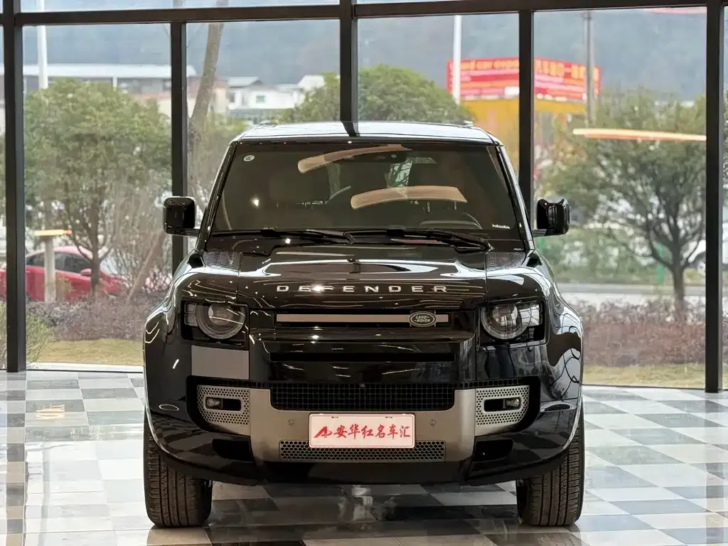 Land Rover Defender — фото 10
