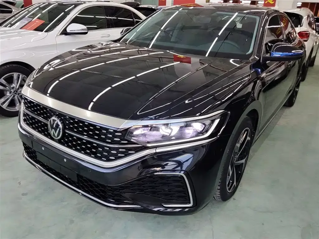 Volkswagen Passat — фото 1