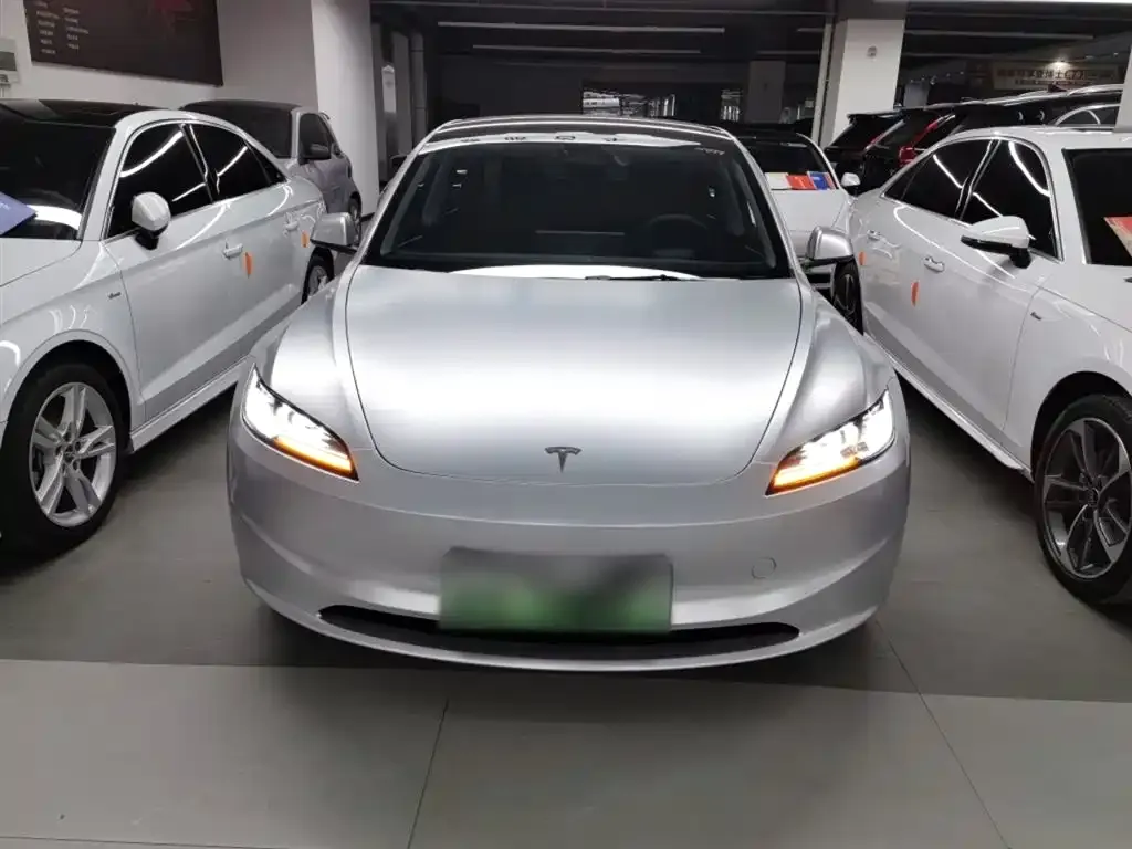 Tesla Model 3 — фото 5