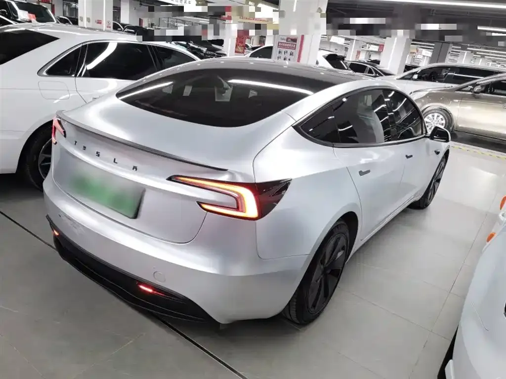 Tesla Model 3 — фото 3