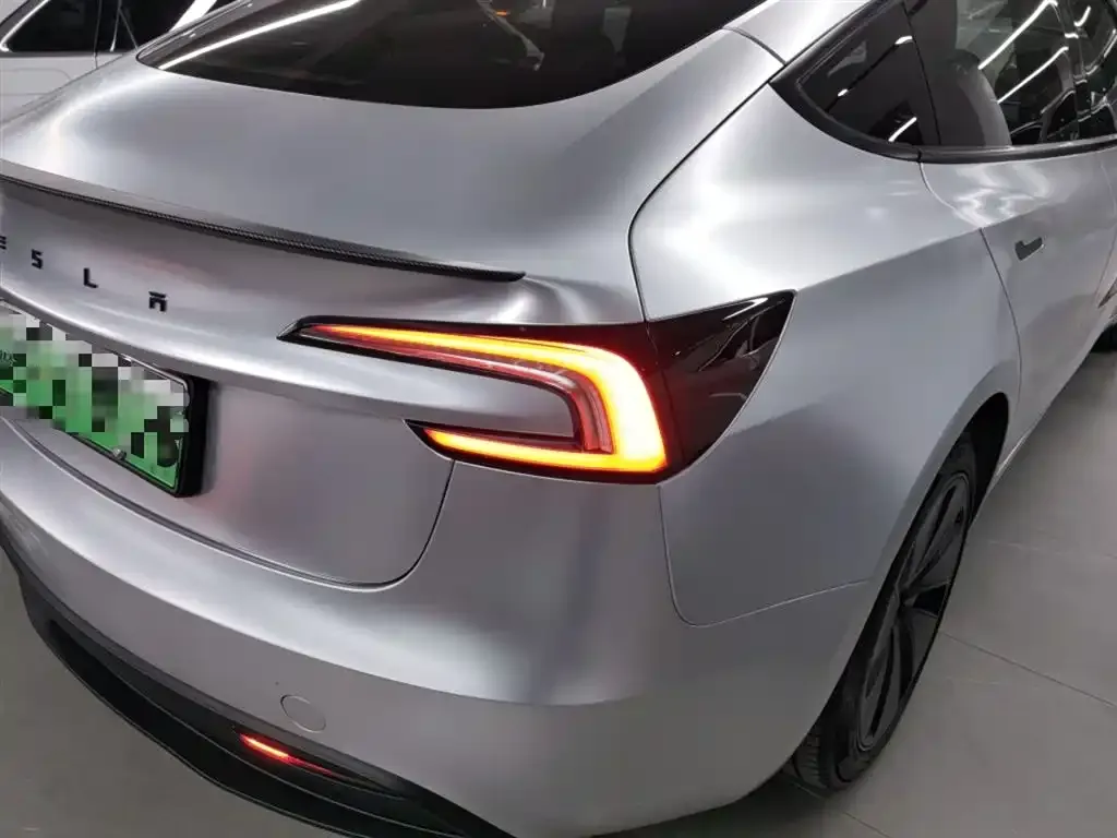 Tesla Model 3 — фото 2