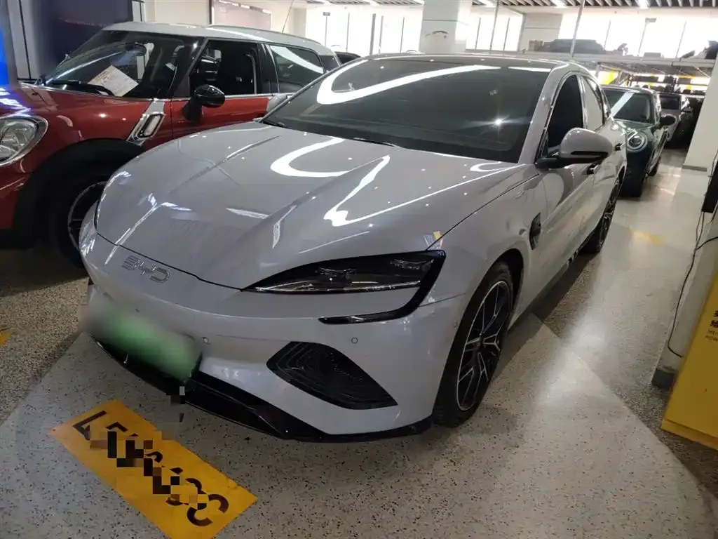BYD Seal — фото 1