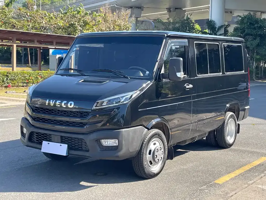 IVECO Daily — фото 1