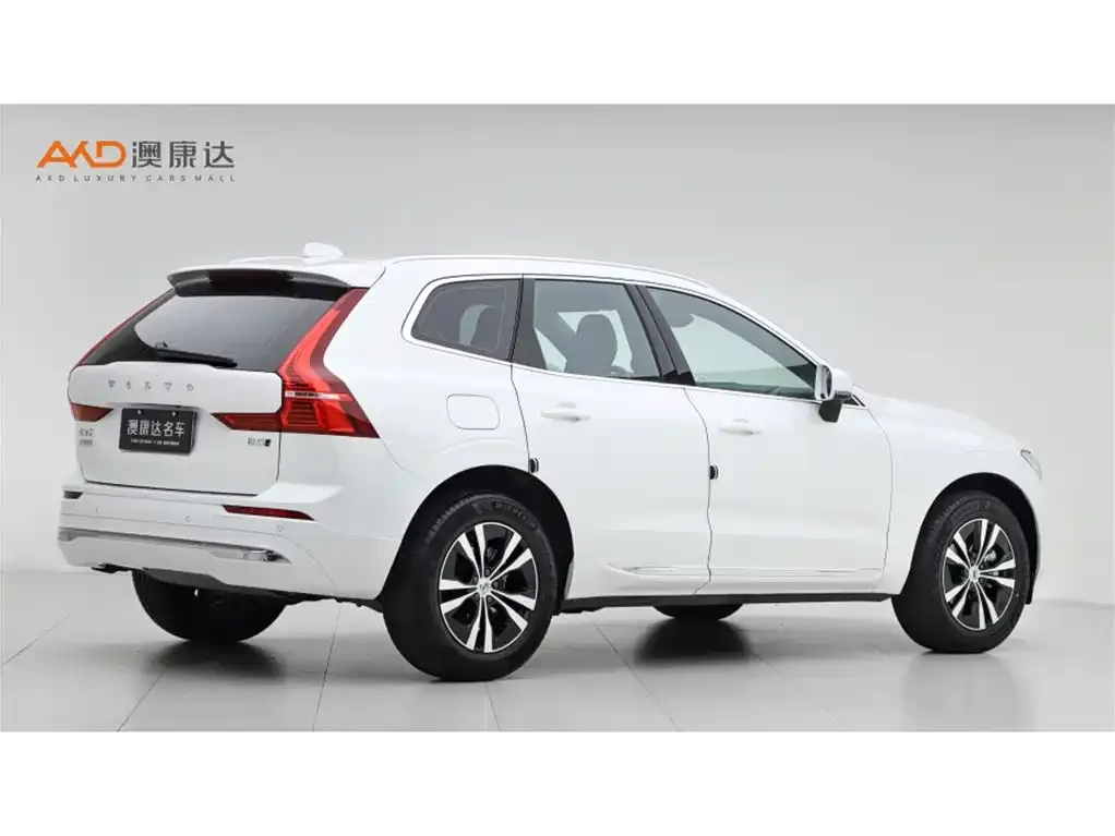 Volvo XC60 — фото 6