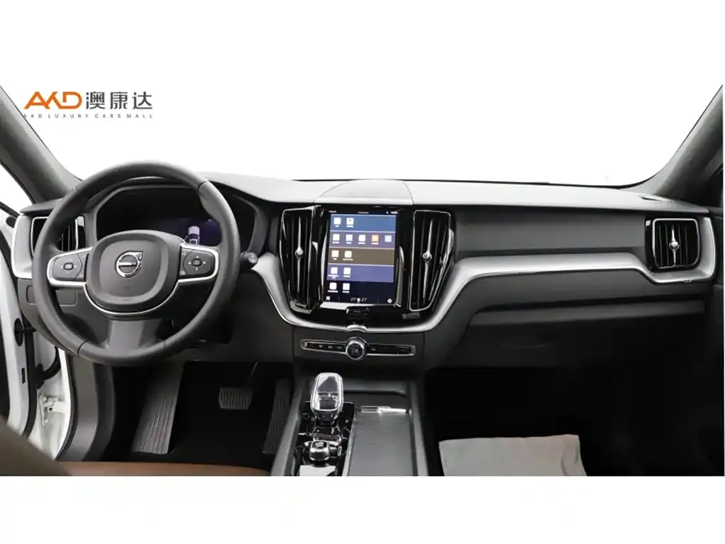 Volvo XC60 — фото 9