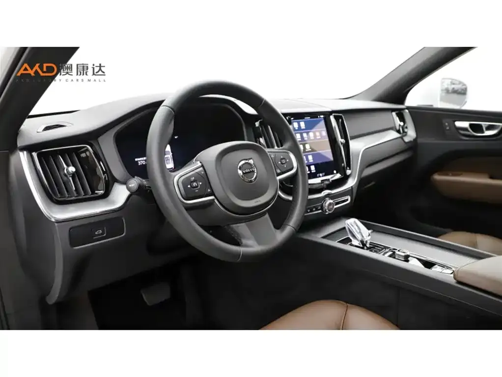 Volvo XC60 — фото 7
