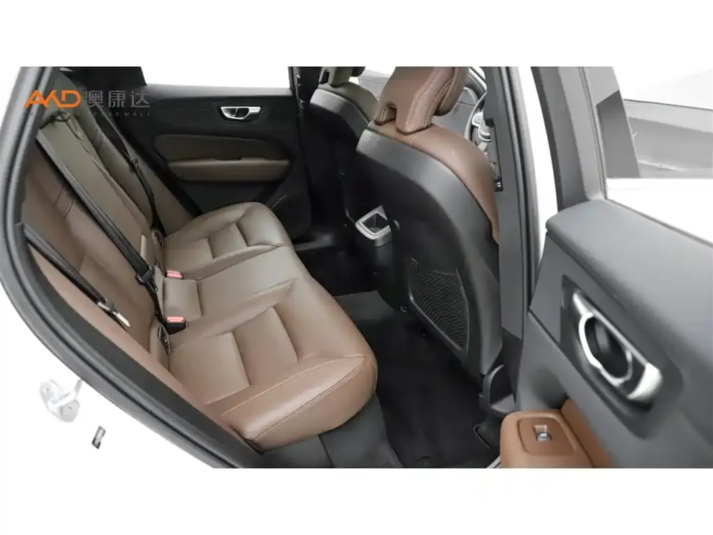 Volvo XC60 — фото 4