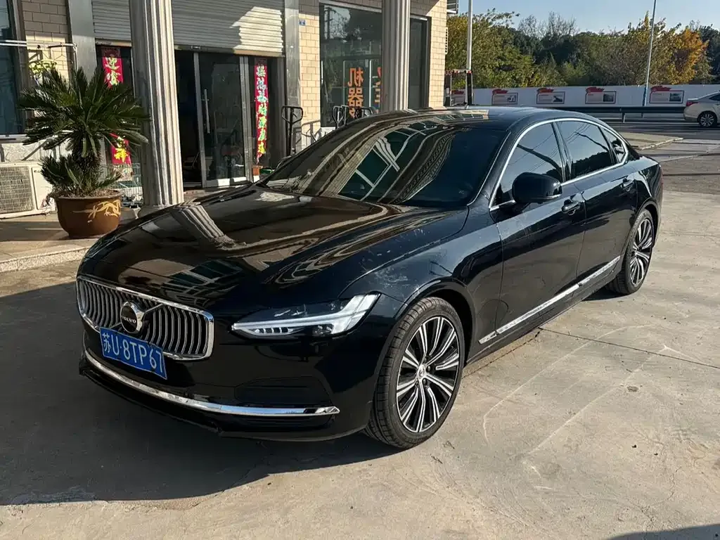 Volvo S90 — фото 1