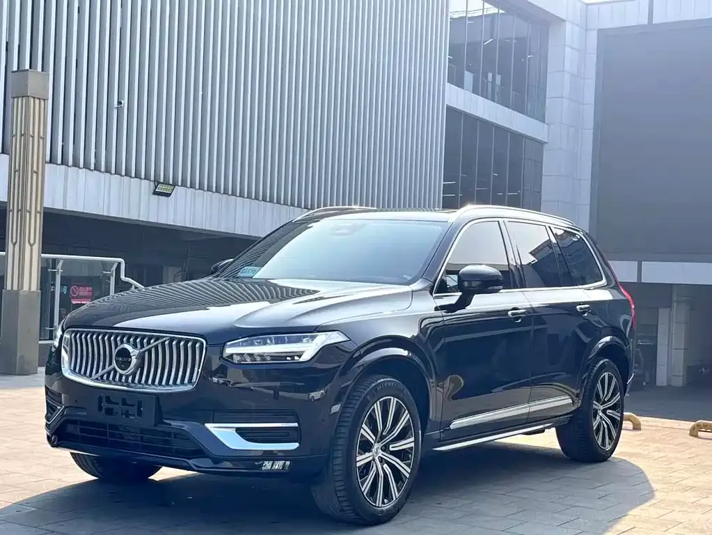Volvo XC90 — фото 1