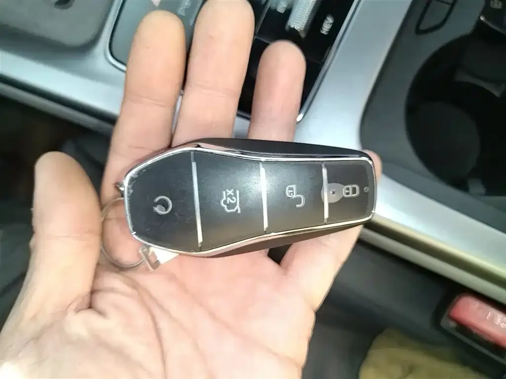 BYD Seal 07 DM-i — фото 9