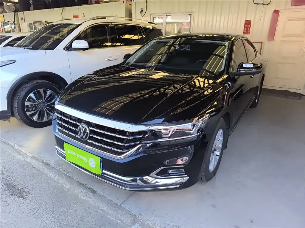 Volkswagen Passat — фото 1