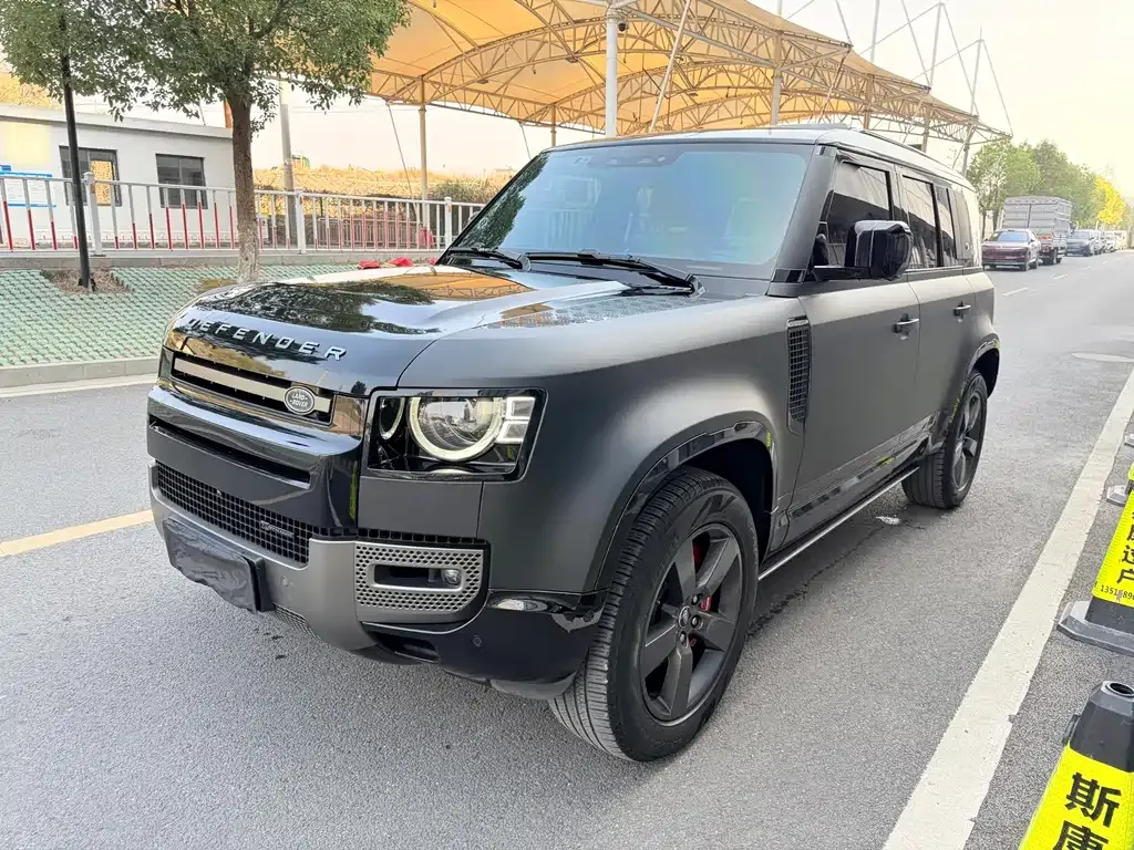 Land Rover Defender — фото 1