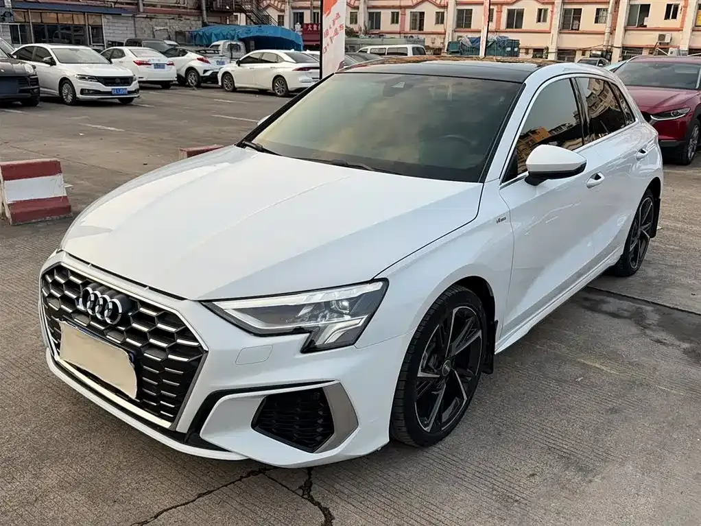 Audi A3 — фото 1
