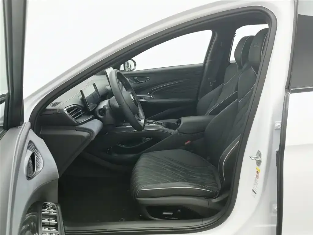 BYD Seal — фото 7