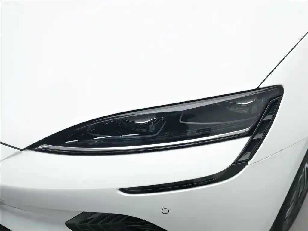 BYD Seal — фото 3