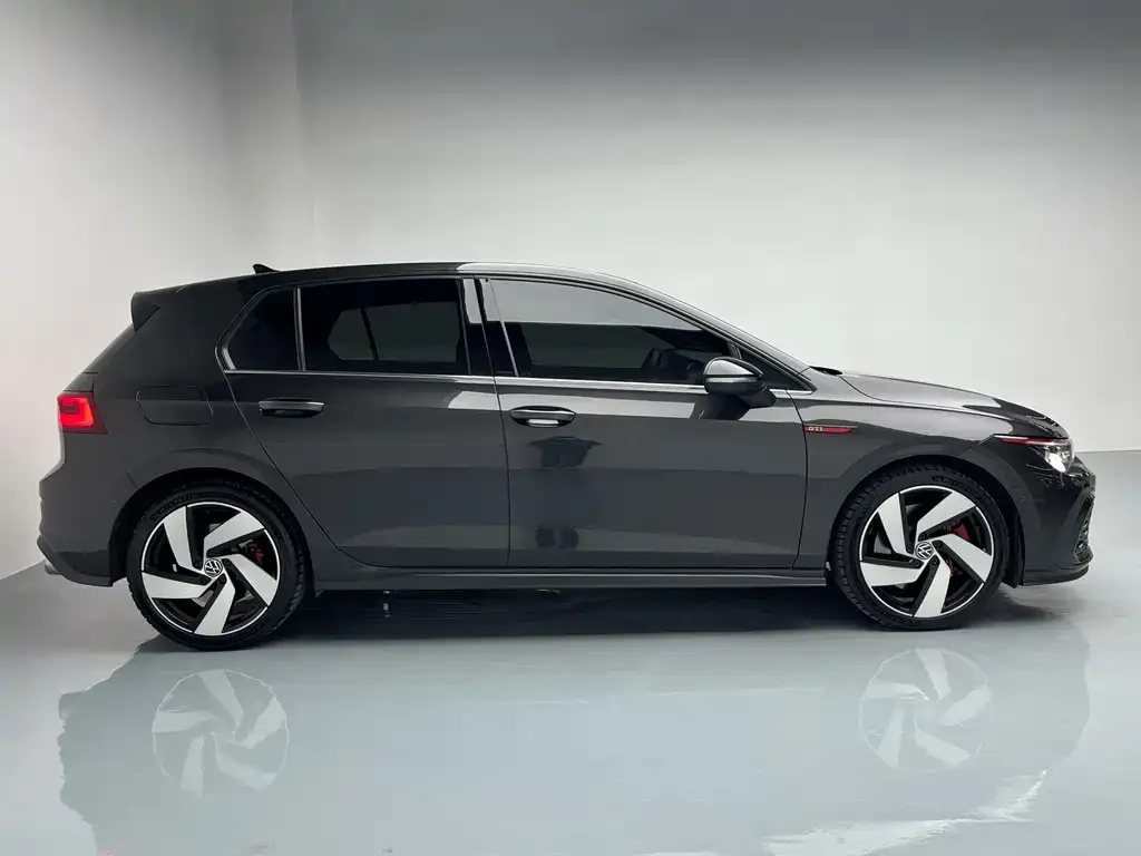 Volkswagen Golf GTI — фото 5