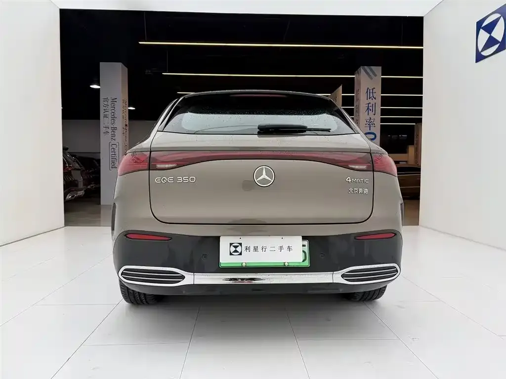 Mercedes-Benz EQE SUV — фото 5