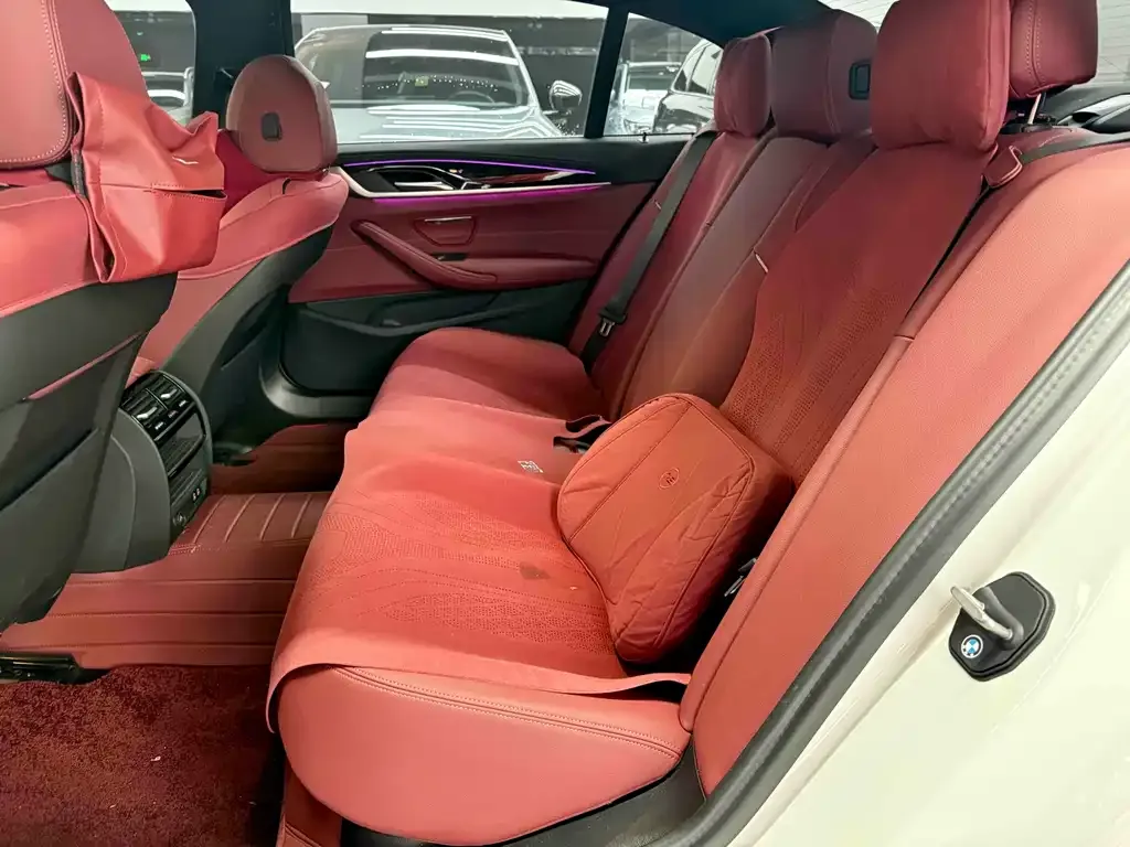 BMW 5 Series — фото 10