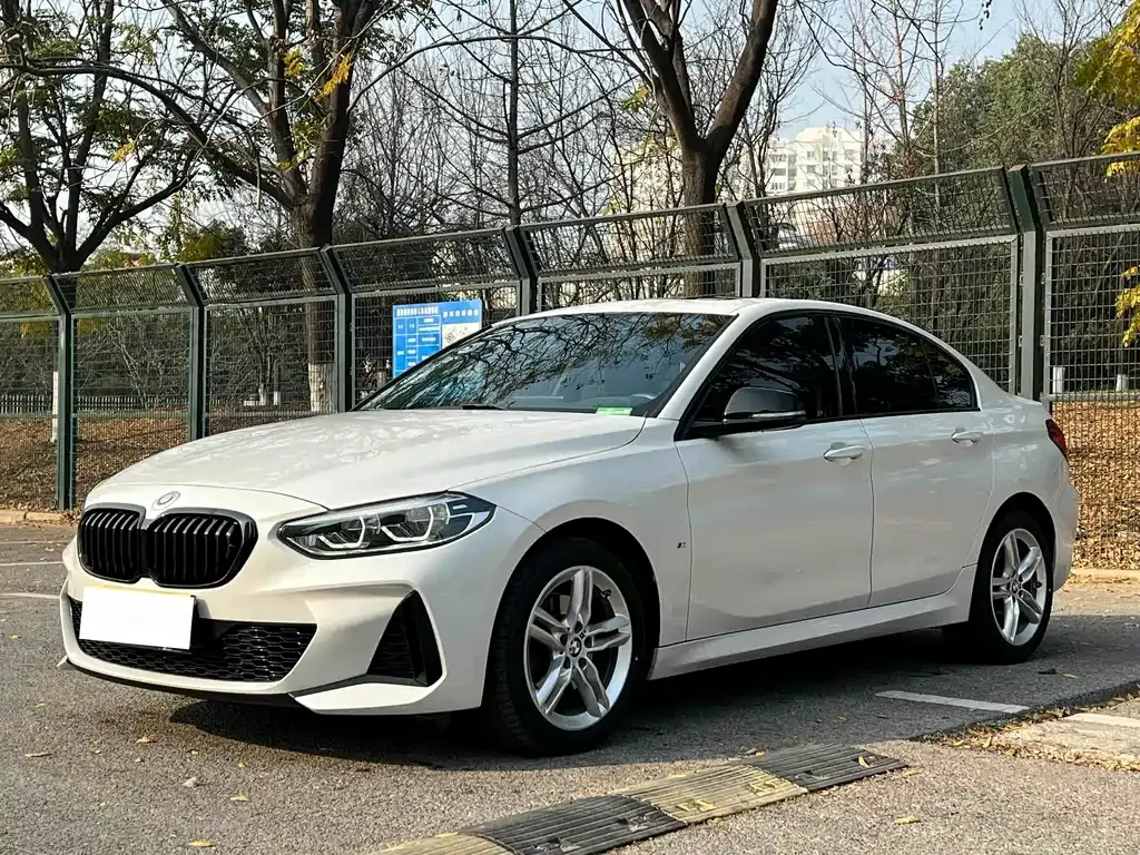 BMW 1 Series — фото 1