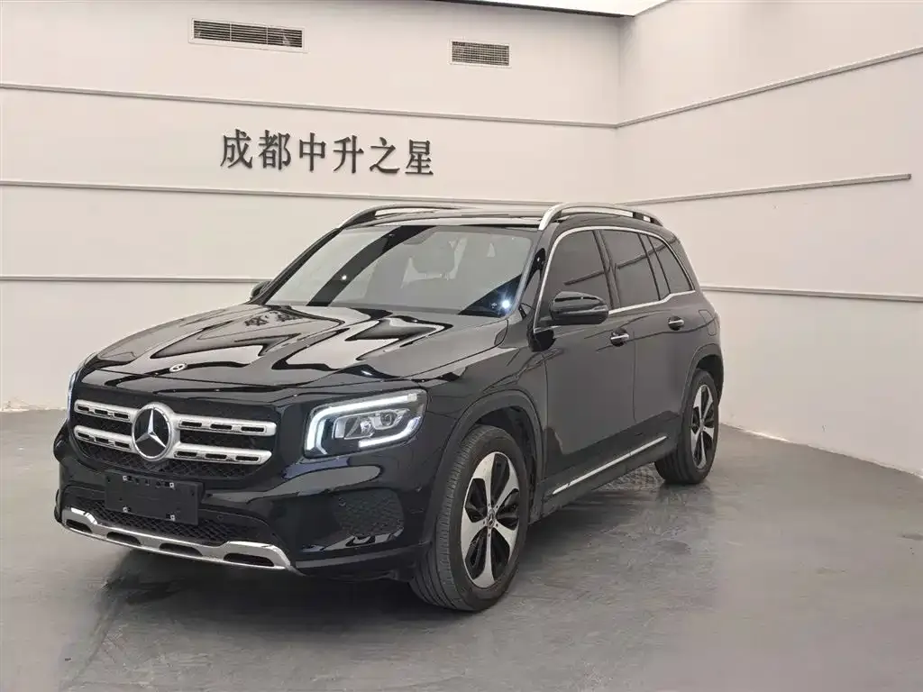 Mercedes-Benz GLB — фото 1