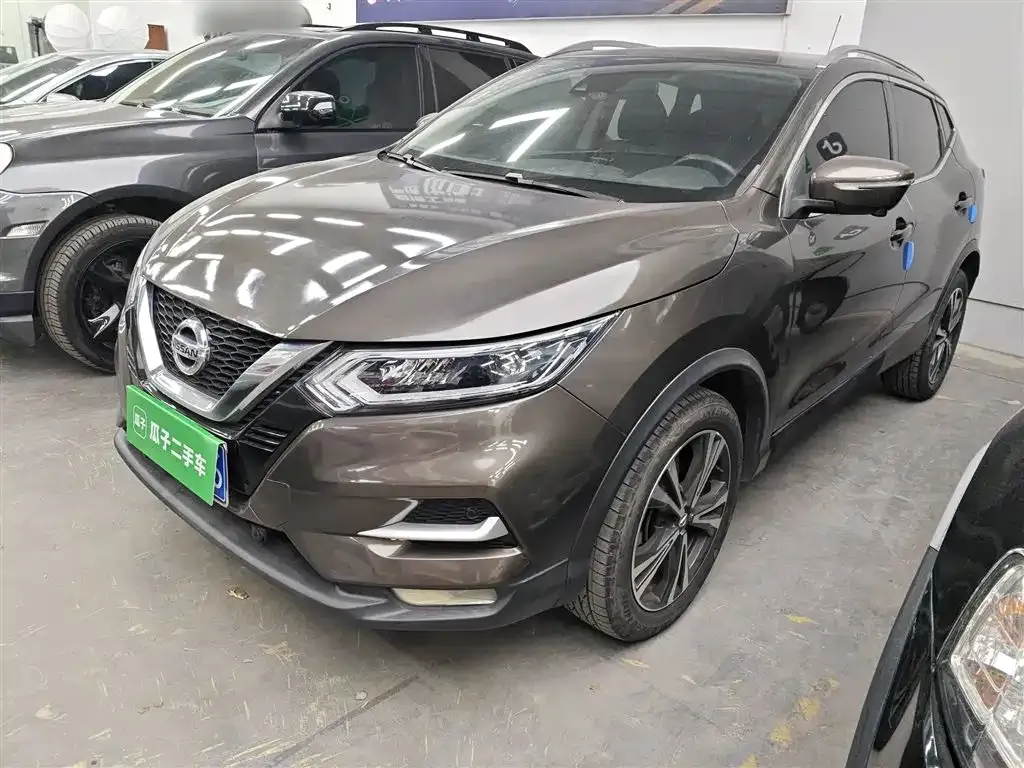 Nissan Qashqai — фото 1
