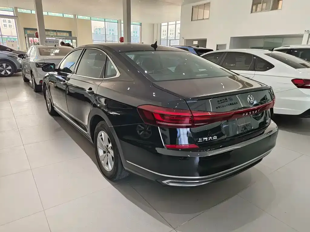 Volkswagen Passat — фото 4