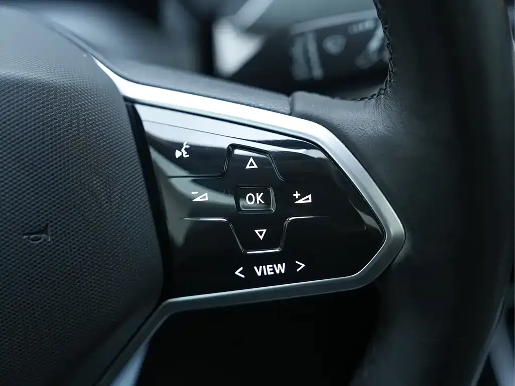 Volkswagen ID.6 Crozz — фото 10