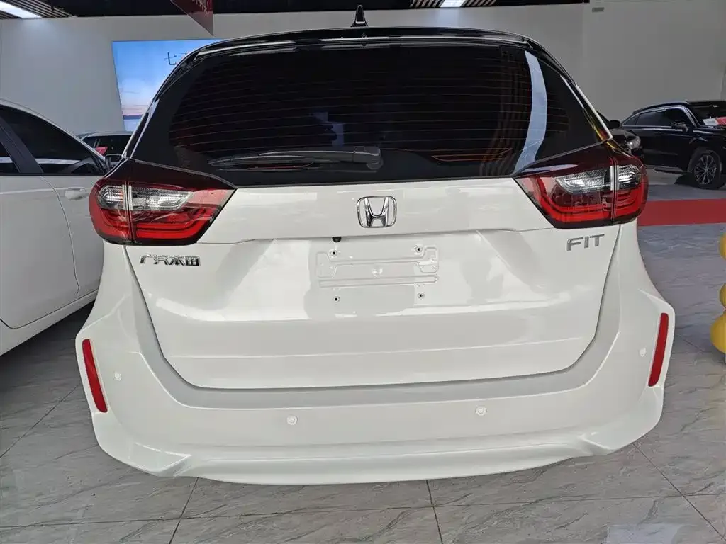 Honda Fit — фото 6