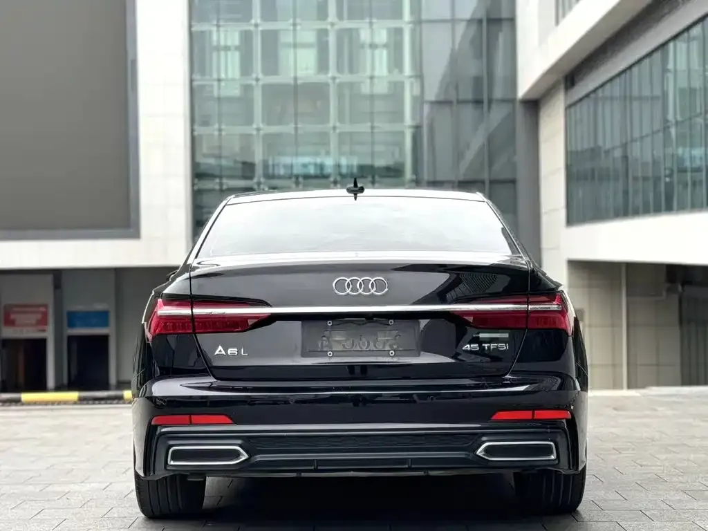 Audi A6L — фото 2