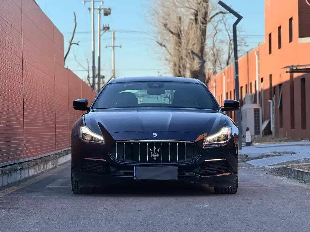 Maserati Quattroporte — фото 6