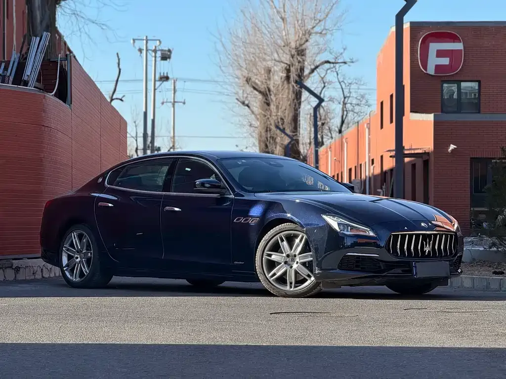 Maserati Quattroporte — фото 4