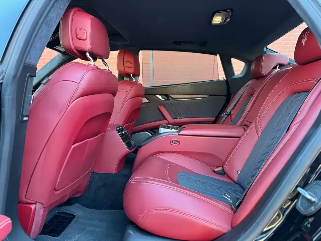 Maserati Quattroporte — фото 9