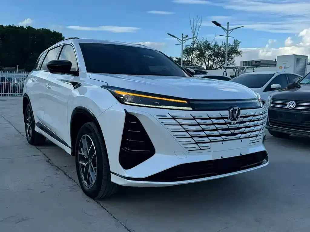 Changan CS75PLUS — фото 3