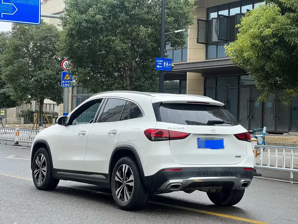 Mercedes-Benz GLA — фото 7