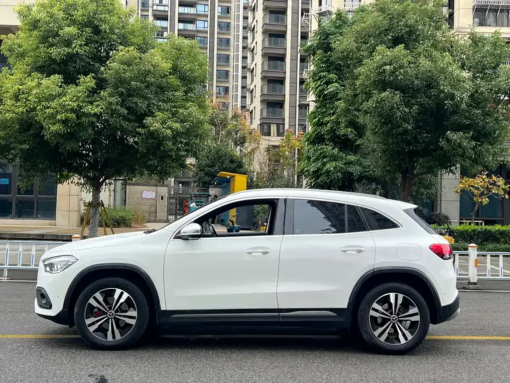 Mercedes-Benz GLA — фото 10