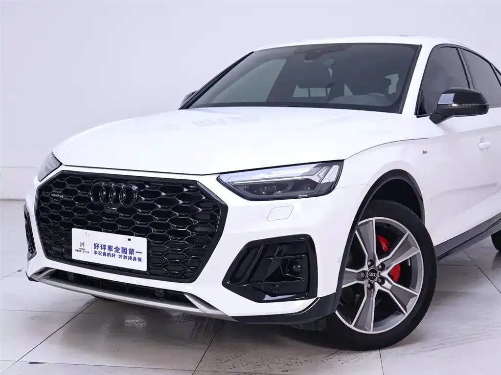 Audi Q5L Sportback — фото 4