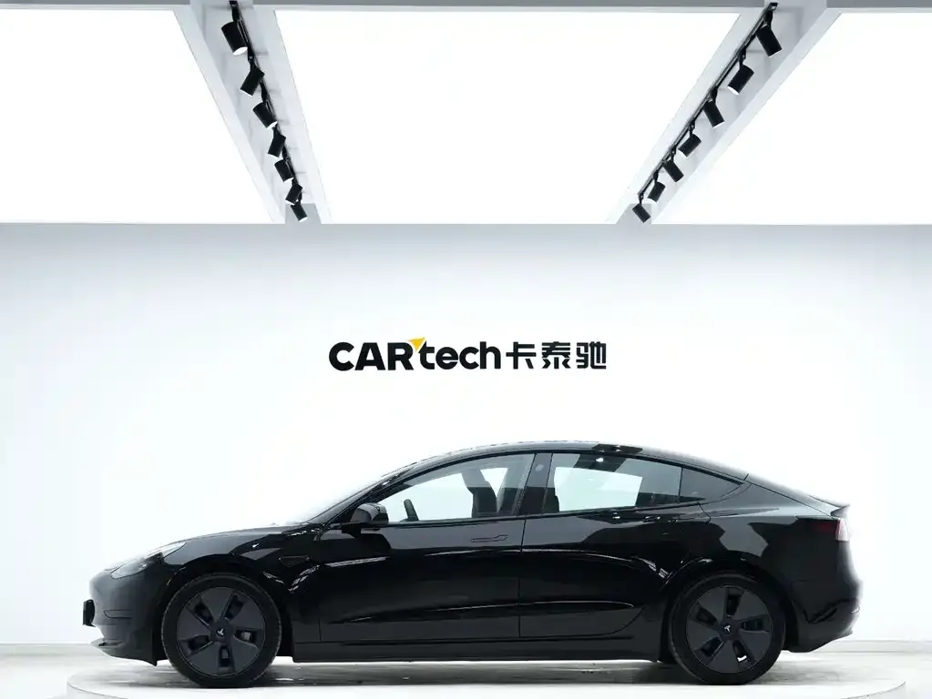 Tesla Model 3 — фото 2