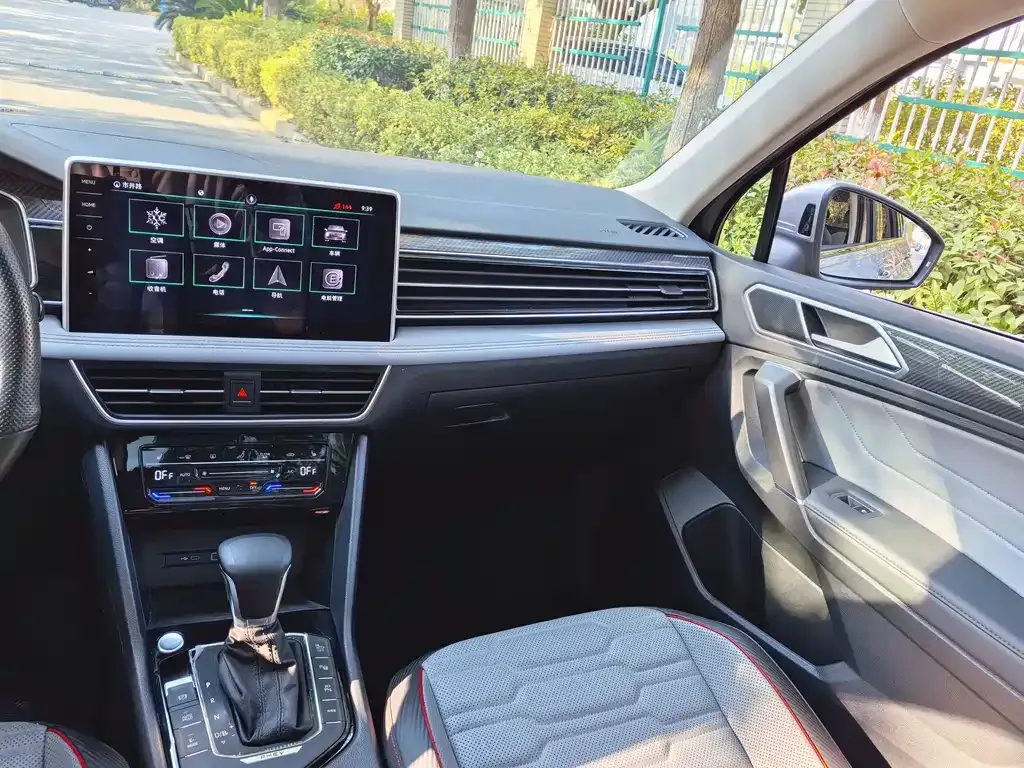 Volkswagen Tiguan L New Energy — фото 10