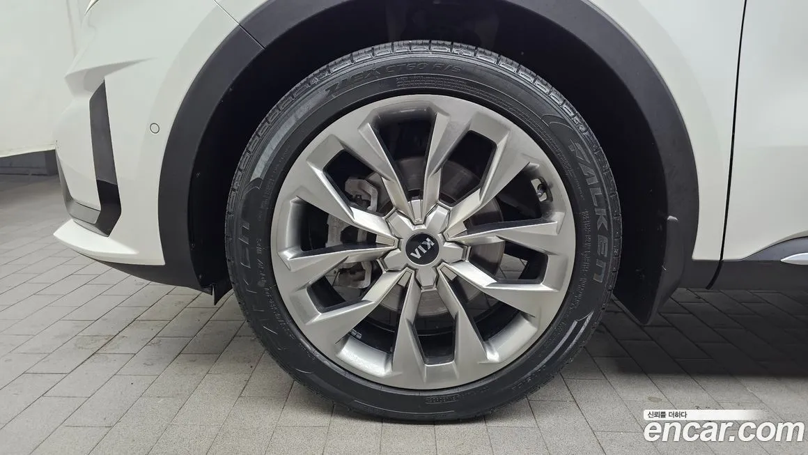 Kia Sorento — фото 6