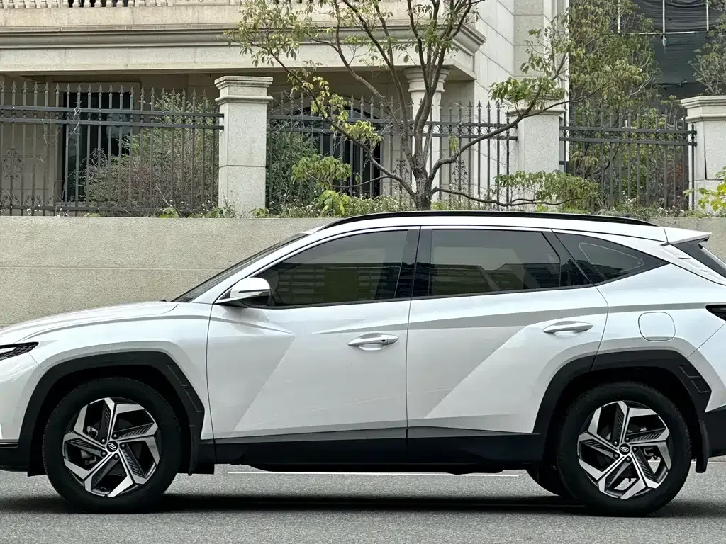 Hyundai Tucson — фото 5