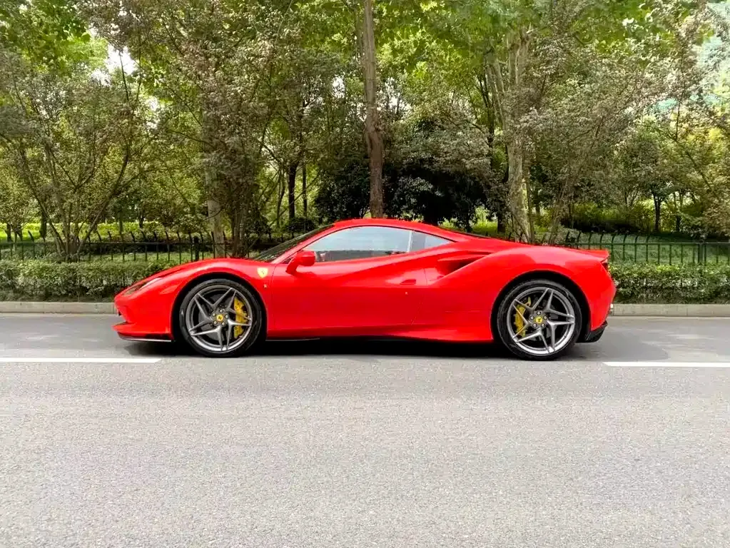 Ferrari F8 — фото 6