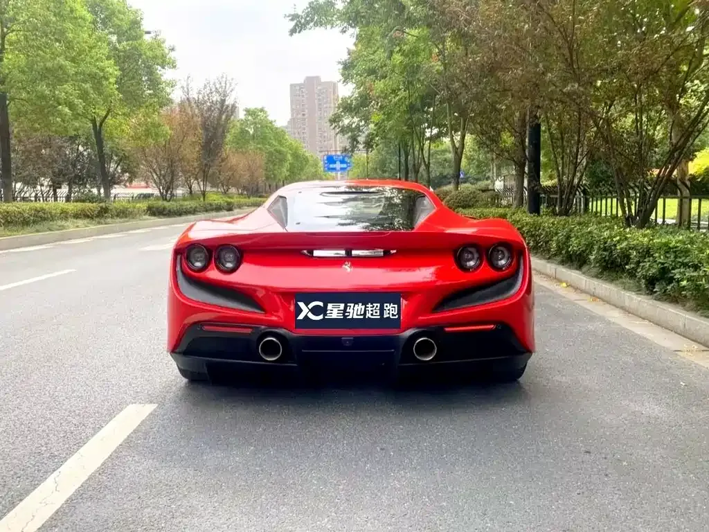 Ferrari F8 — фото 5