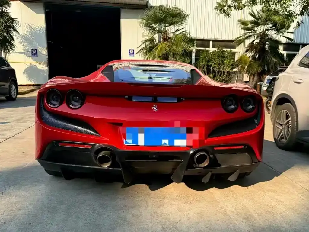 Ferrari F8 — фото 10