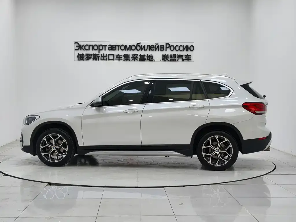 BMW X1 — фото 10