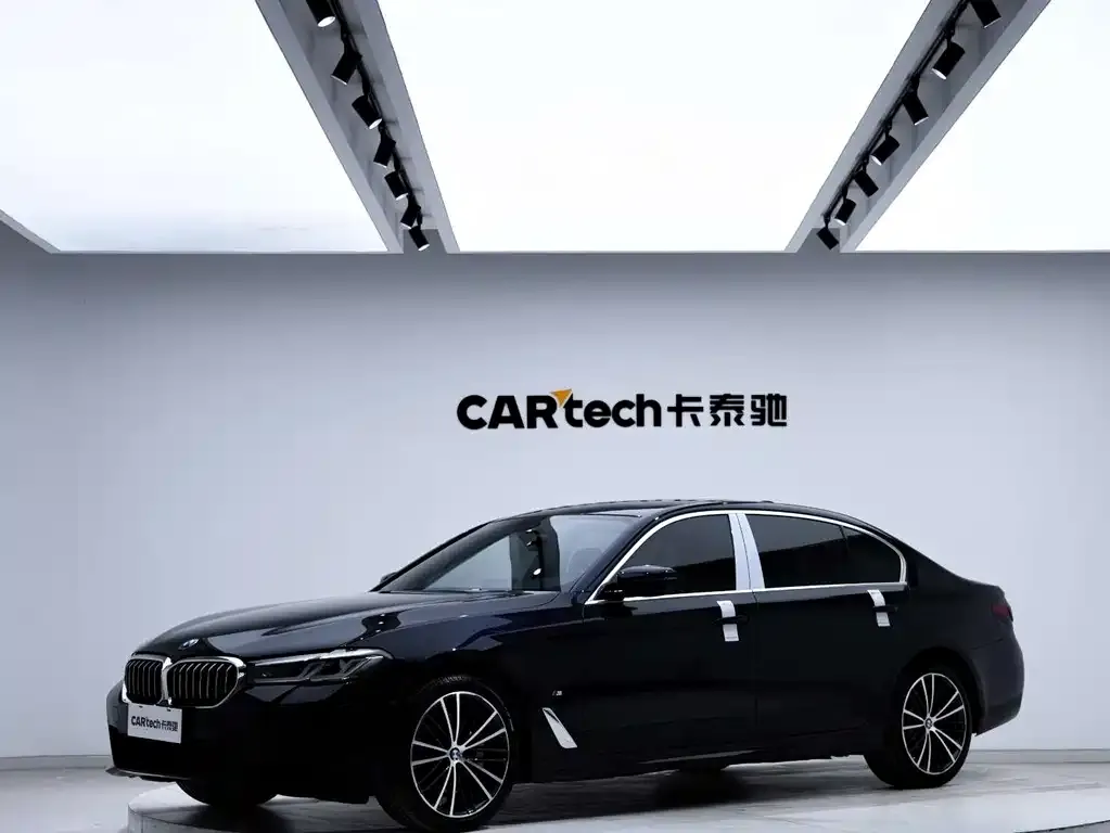 BMW 5 Series — фото 1