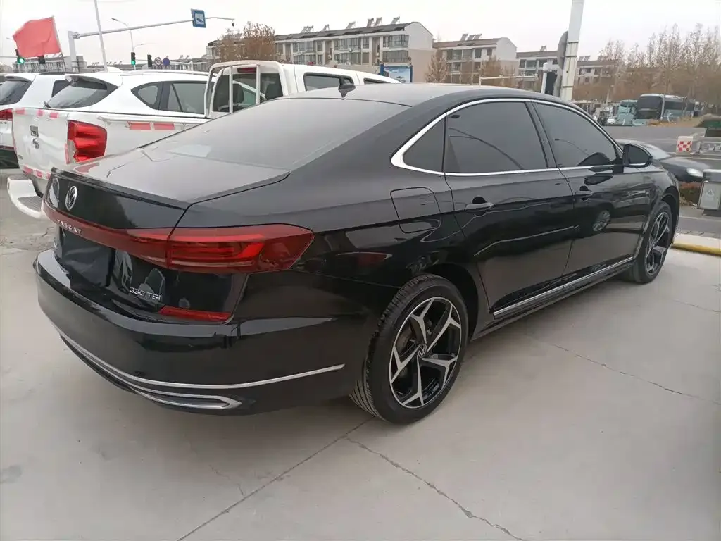 Volkswagen Passat — фото 7