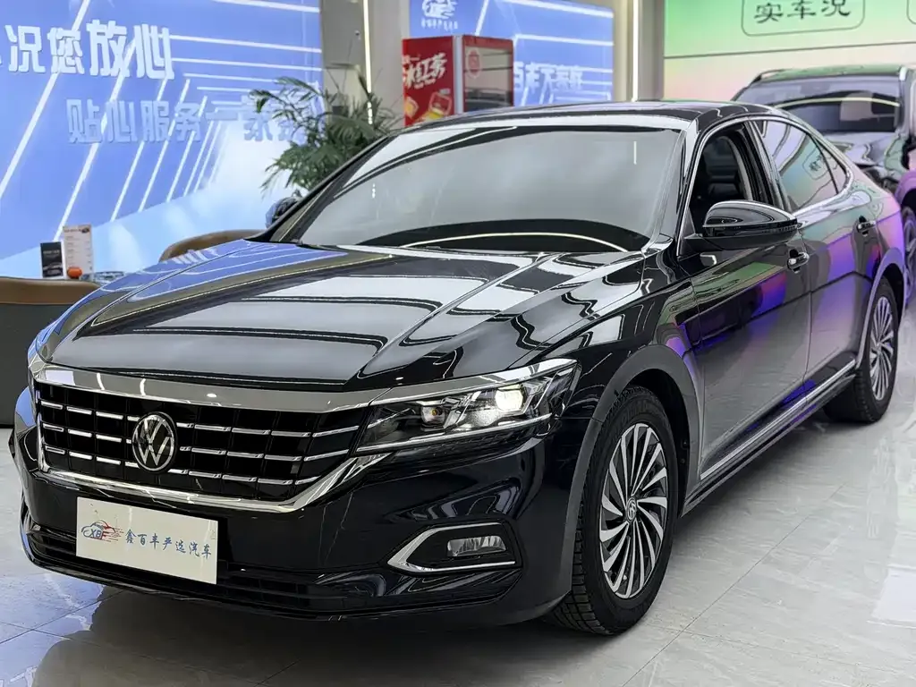 Volkswagen Passat — фото 1