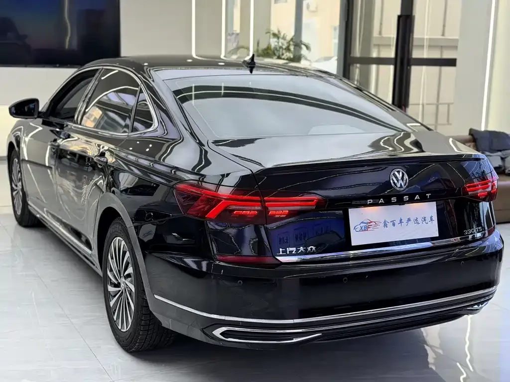 Volkswagen Passat — фото 5